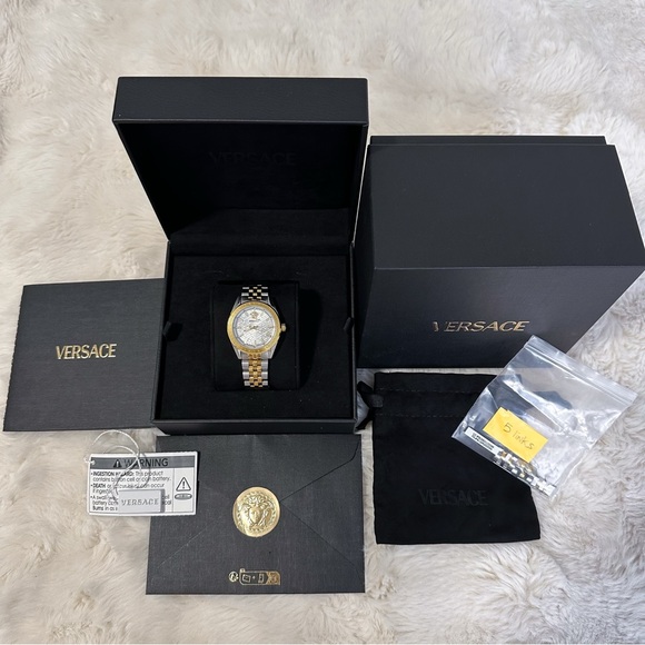 Versace Watch - Picture 2 of 11